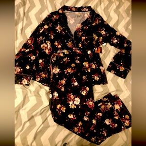 Thalia Sodi Winter Floral satin pajama set. XL.